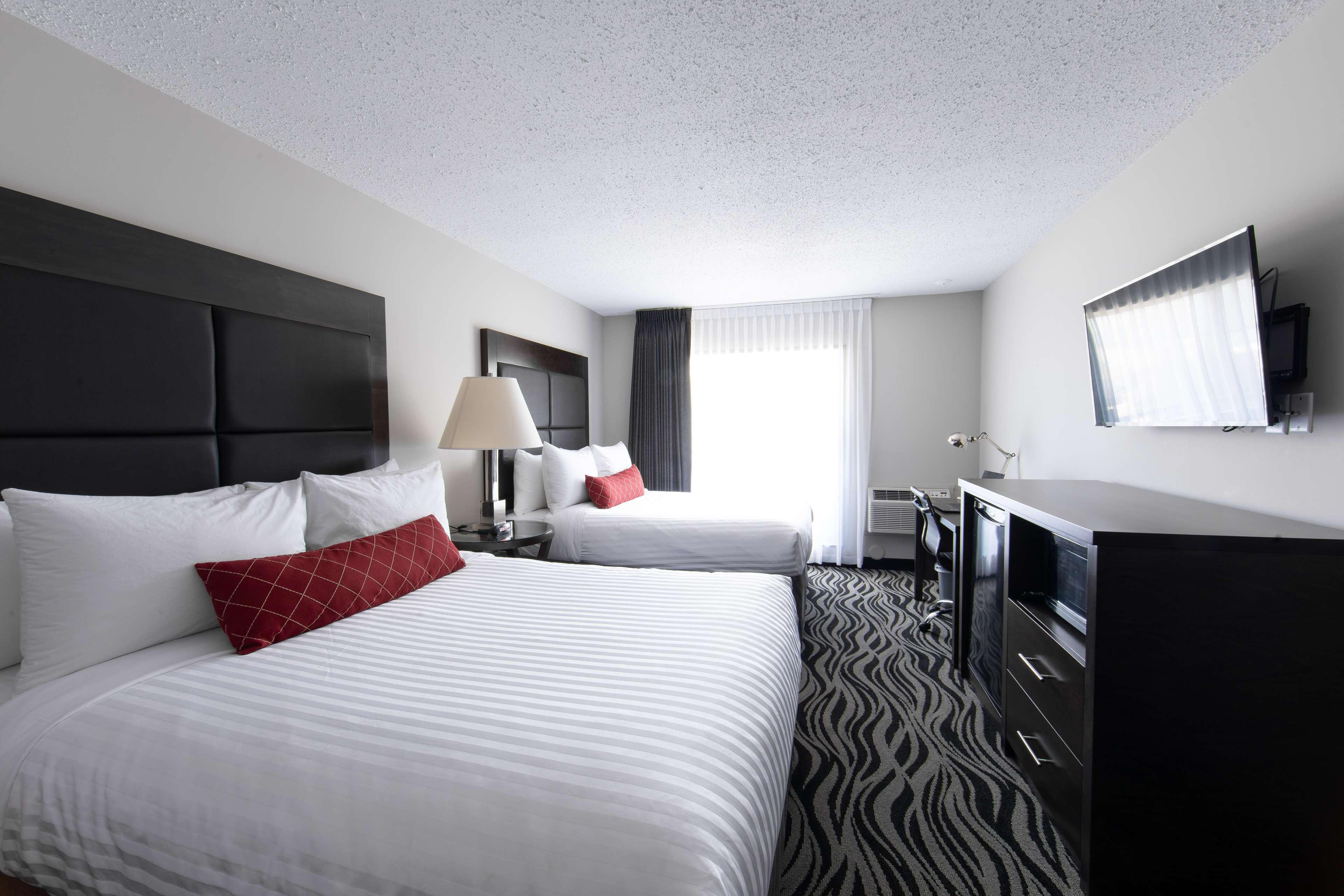 Best Western Plus Omaha Airport Inn Carter Lake Exterior photo