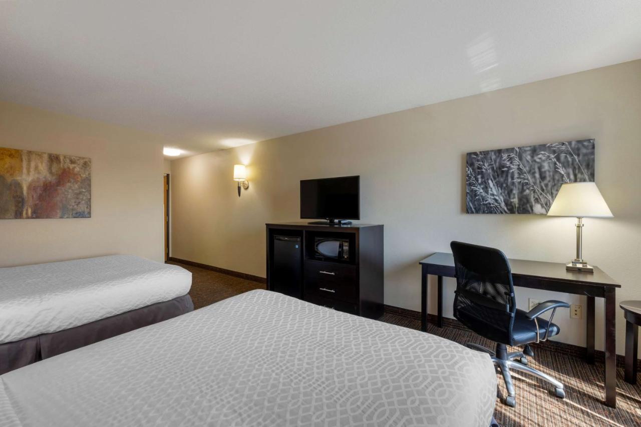Best Western Plus Omaha Airport Inn Carter Lake Exterior photo