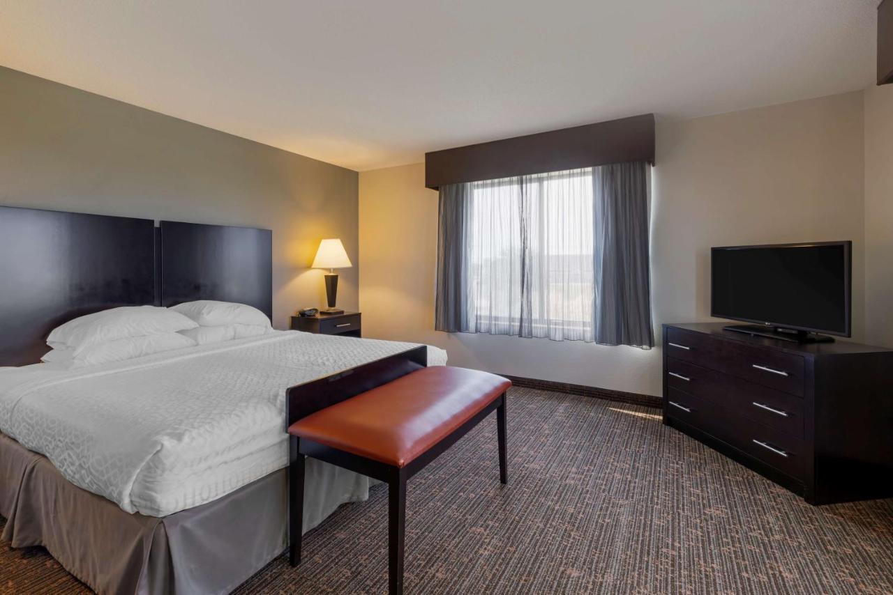 Best Western Plus Omaha Airport Inn Carter Lake Exterior photo